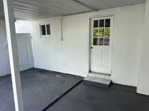 3221 NW 16th St, Miami, FL 33125