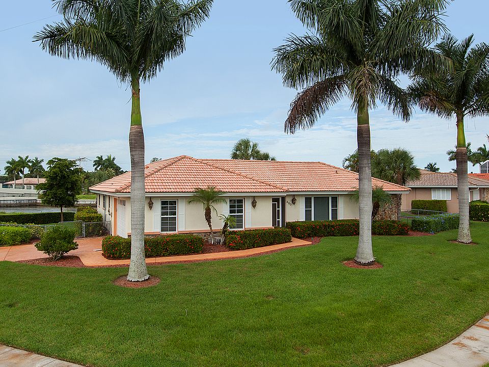 1st image of 460 Tarpon Ct