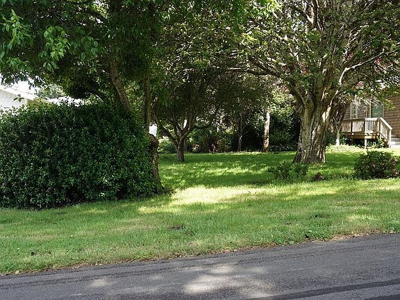 3rd image of 1840 NW 37th St