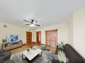 6 Carmel St