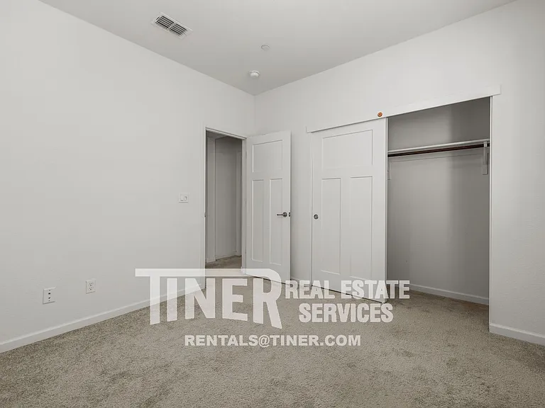 8082 Avanti Dr — Photo 34