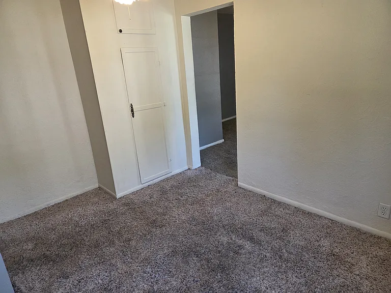 619 W Broadway Ave — Photo 5