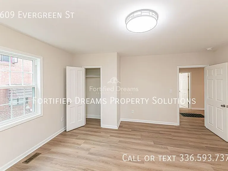 1609 Evergreen St — Photo 13