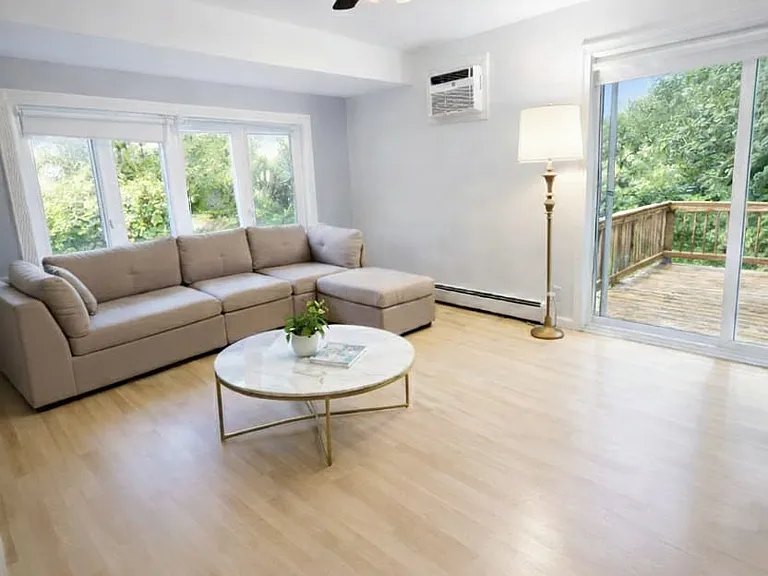 2 Crestwood Trl — Photo 3