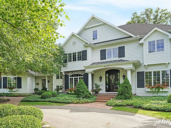4th image of 4020 Yarrow Dr NE
