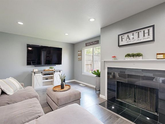 4th image of 38 Francis Circle