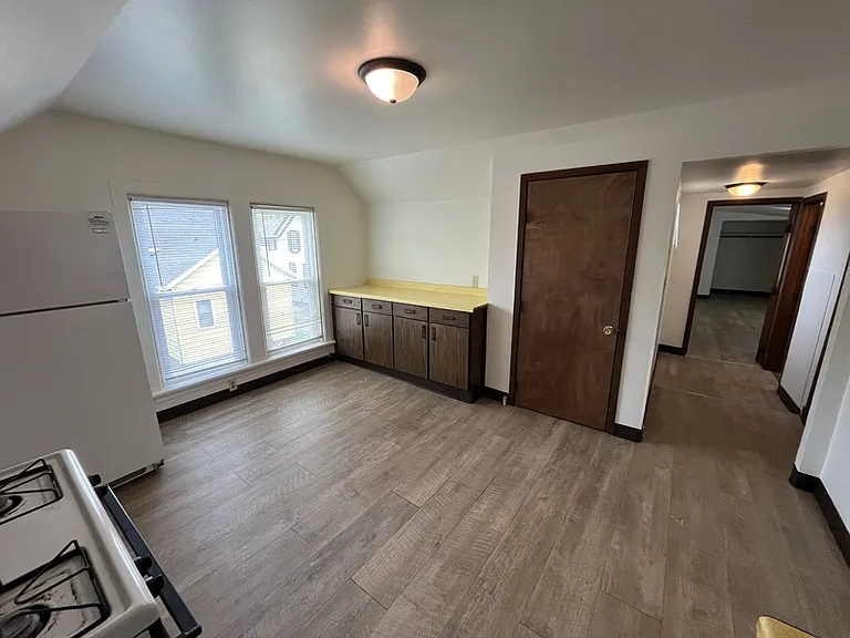 1009-1011 Superior Ave #1011 — Photo 6