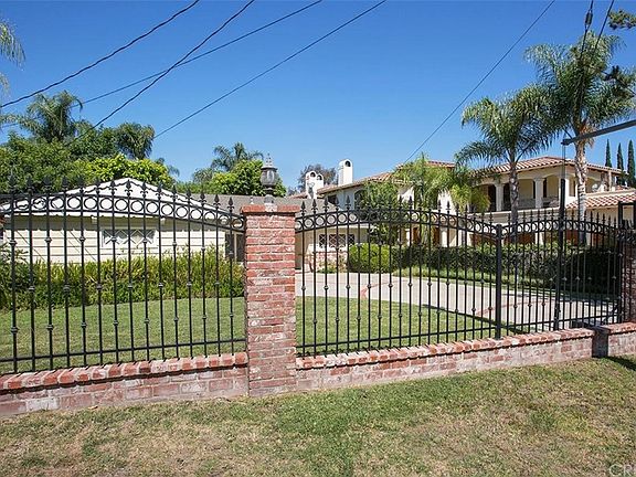 2nd image of 5117 Avenida Hacienda