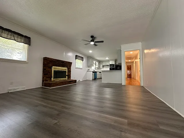 9519 Walkers Ferry Rd — Photo 8