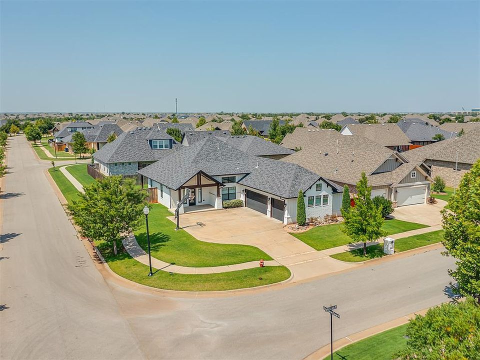 1st image of 8429 NW 133rd St