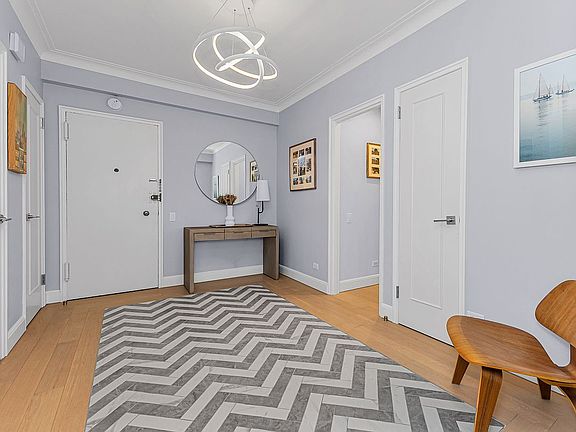 4th image of 923 5th Ave APT 4B