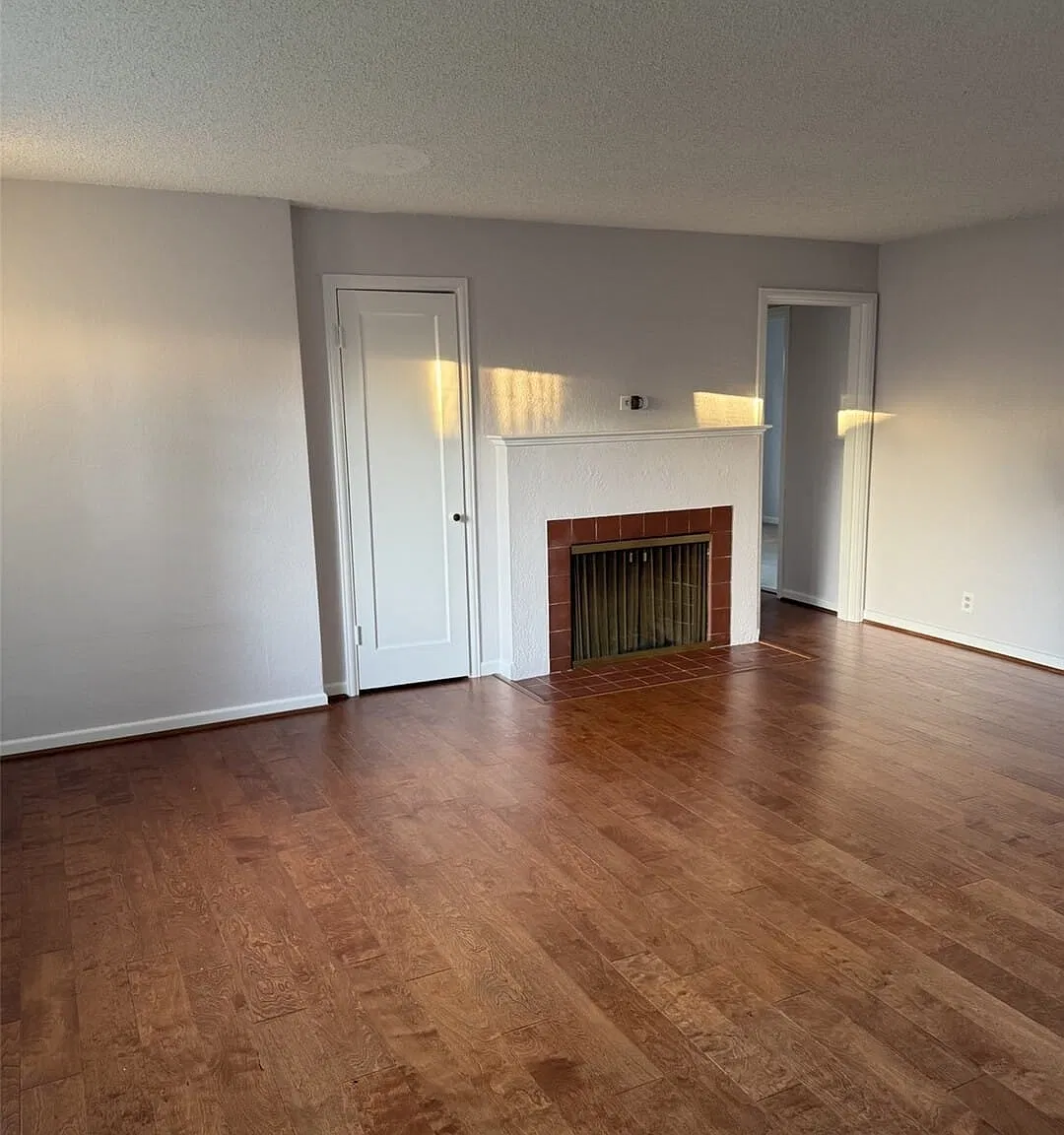 2 bed, 1.0 bath, 1090 sqft, $2,600 — Photo 3