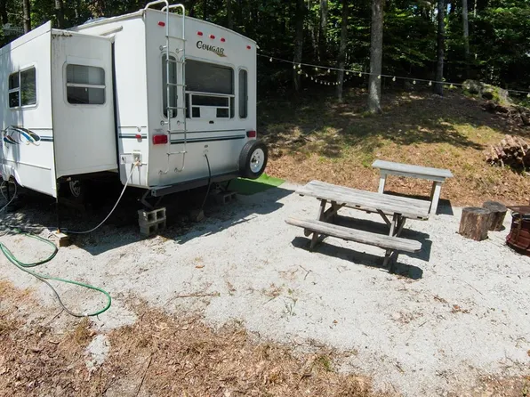 813 Lakeshore Dr, Mammoth Cave, KY 42259