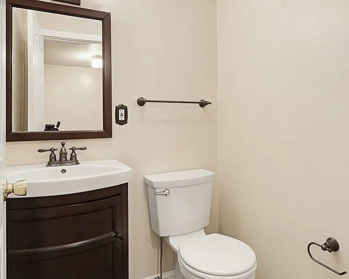 947 Oella Ave — Photo 36