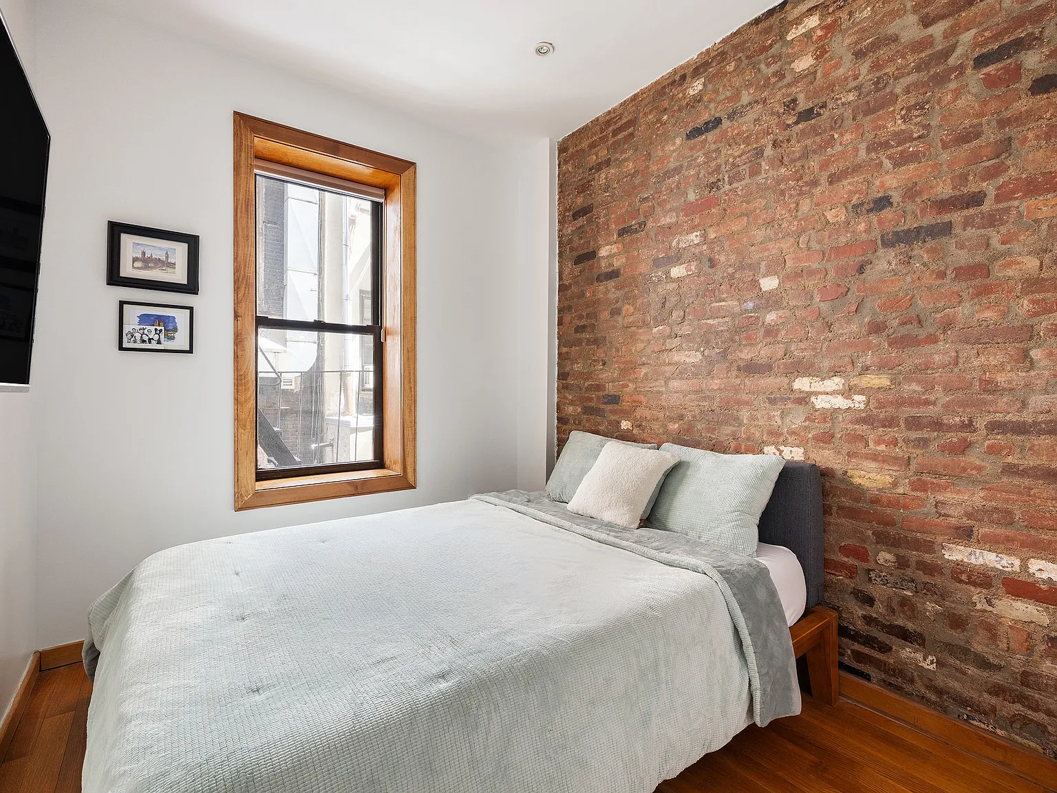 72 Thompson Street — Photo 2