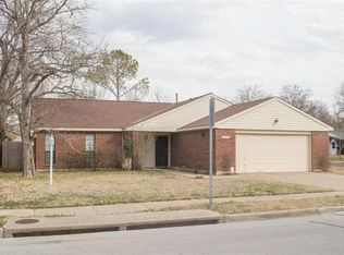 1510 Pickwick Ln, Irving, TX 75060