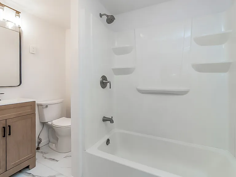 716 W Cedar St — Photo 14