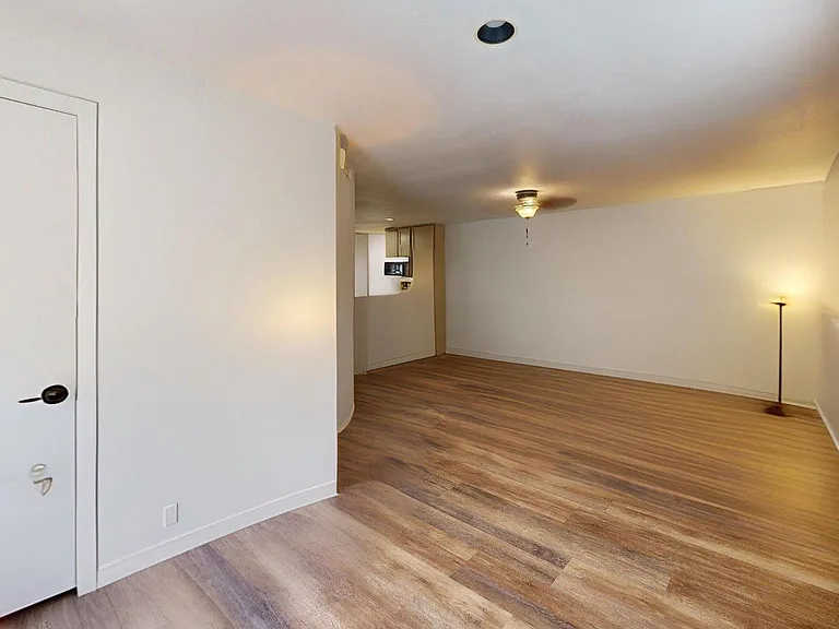 2337 N Glenisle Ave #A — Photo 6