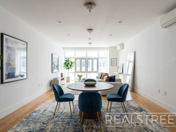 90-02 Queens Boulevard image 1 of 10