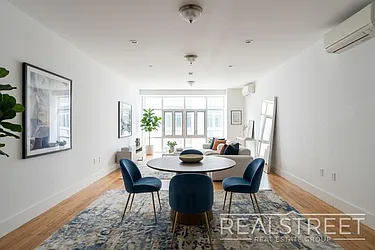 90-02 Queens Boulevard, #619