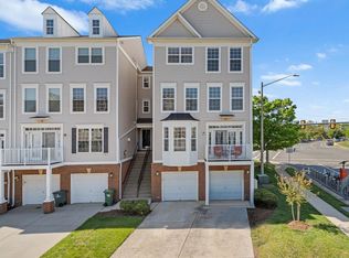 Coppermine Crossing Cond, Oak Hill, VA 20171