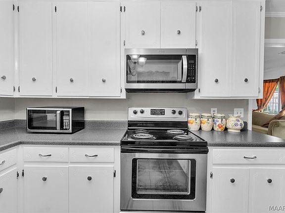 4th image of 3581 Foxhall Dr