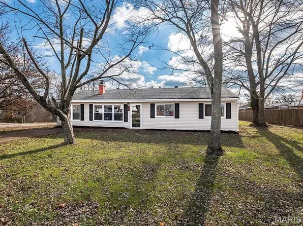 5108 S Gem Dr, High Ridge, MO 63049