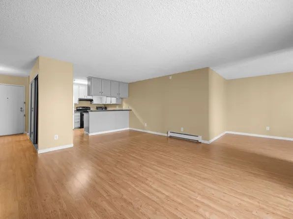 3460 S Poplar St, Denver, CO