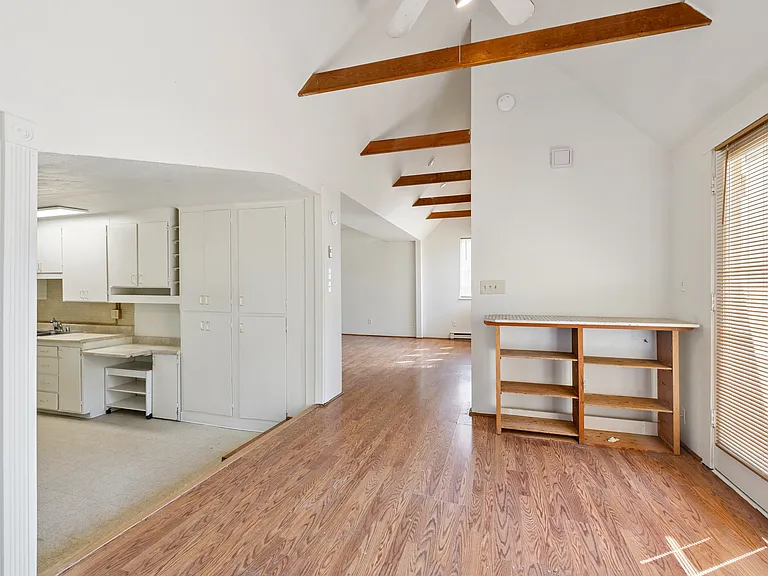 848 NE 92nd St — Photo 5