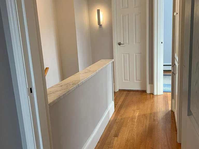 523 Ingraham St NE — Photo 10