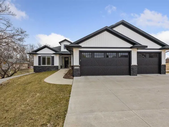 1222 Curtis Bridge Rd, Swisher, IA 52338