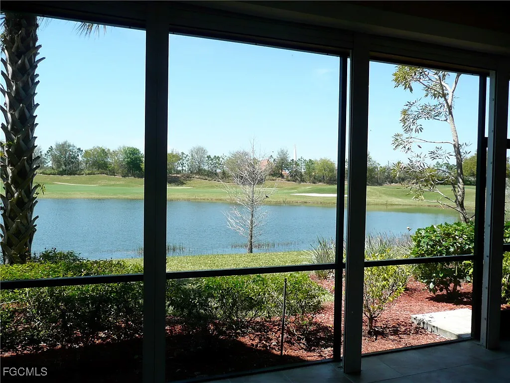 3 bed, 2.0 bath, 1826 sqft, $8,500 — Photo 2