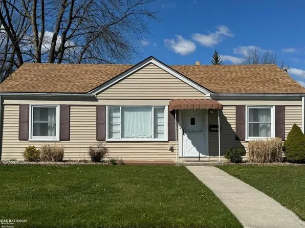 26285 Normandy St, Roseville, MI 48066