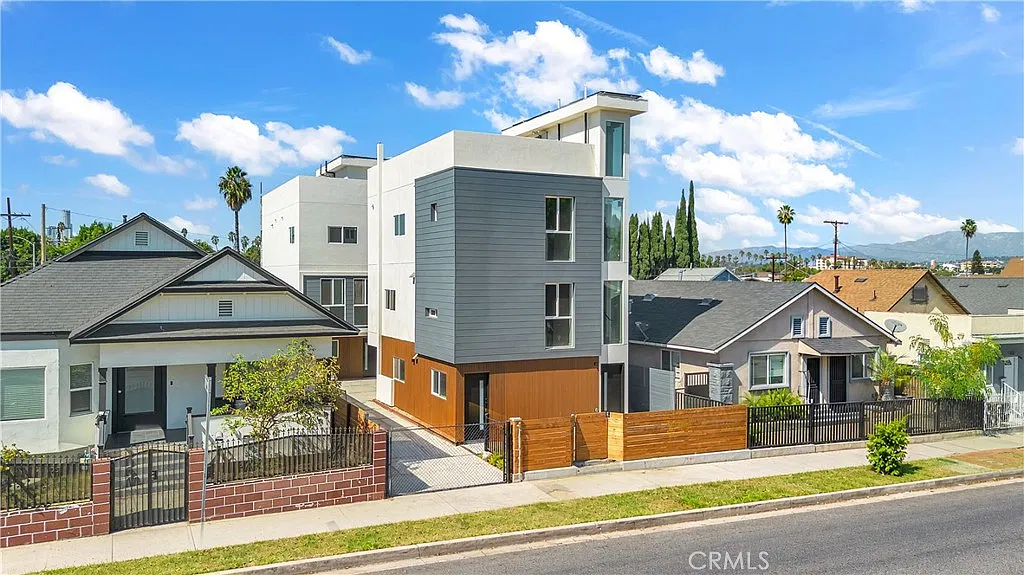 4 bed, 1850 sqft, $4,500 — Photo 1