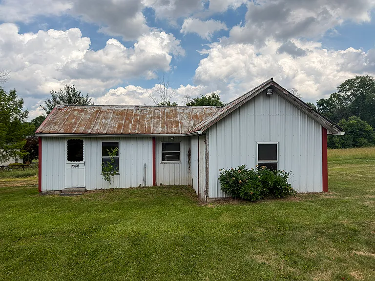 124 E Church St — Photo 22