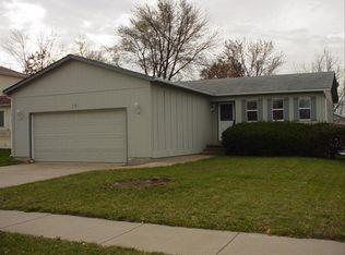 15 Laura Hill Rd, Saint Peters, MO 63376