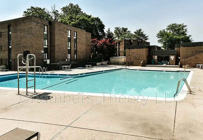 7802 Dassett Ct #T2 — Photo 25