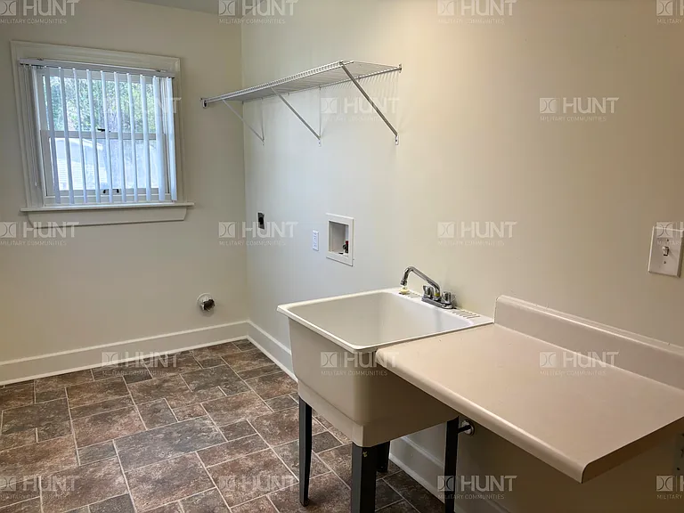 329 Jefferson Dr — Photo 7