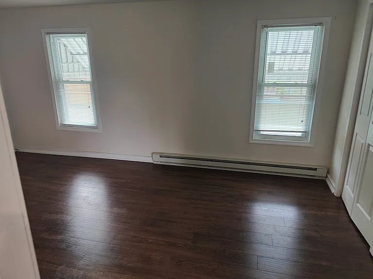 1172 Wyoming Ave #FRONT UPSTAIRS — Photo 31