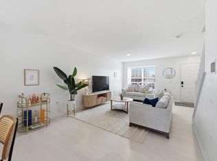 7276 Colonial Affair Dr #11, New Albany, OH 43054