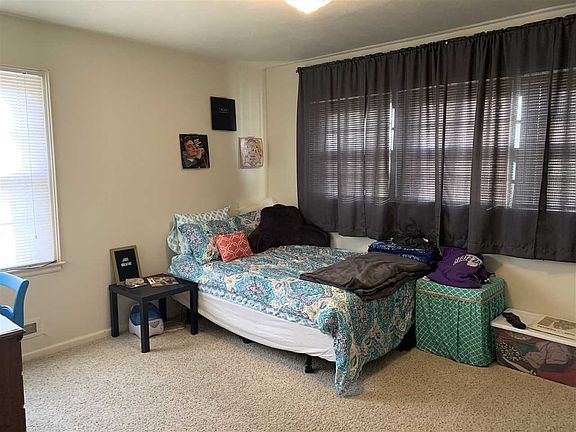 5th image of 1508 Hillcrest Dr