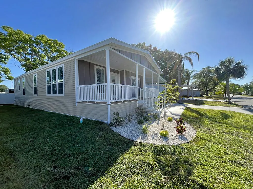 3 bed, 2.0 bath, 1460 sqft, $1,695 — Photo 4