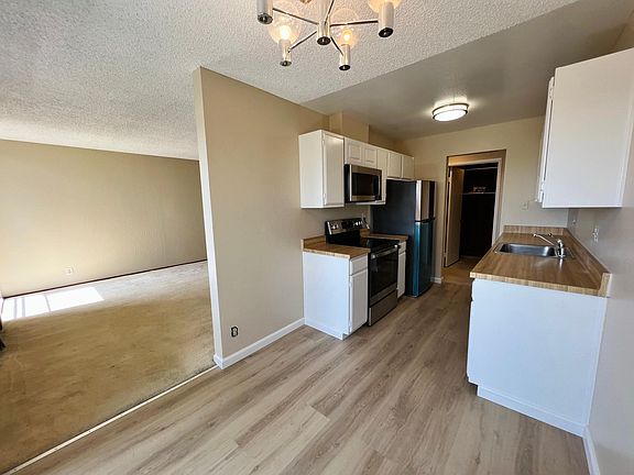 3rd image of 1081 Beach Park Blvd APT 204