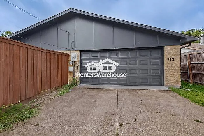 913 Overdowns Dr — Photo 15