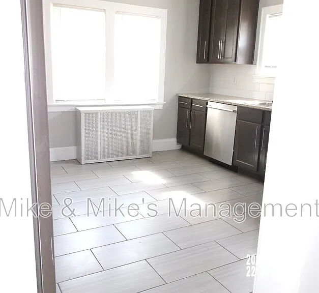 6424 W Chambers St — Photo 23