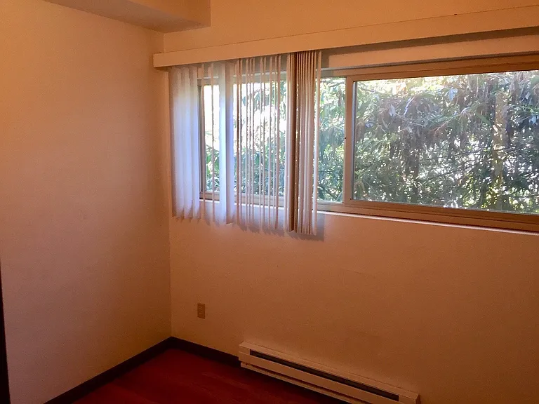 2350 Beacon Ave S — Photo 110