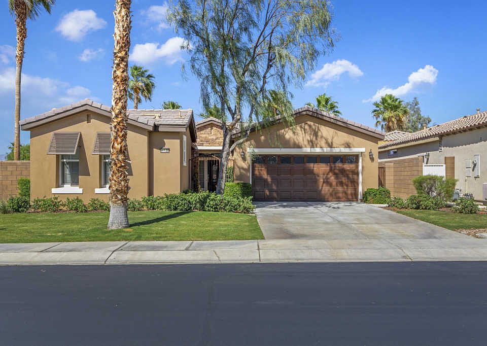 1st image of 61120 Topaz Dr