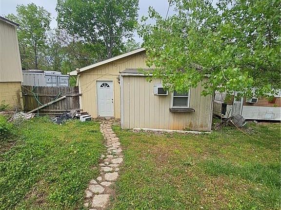 5th image of 30740 W 83rd St
