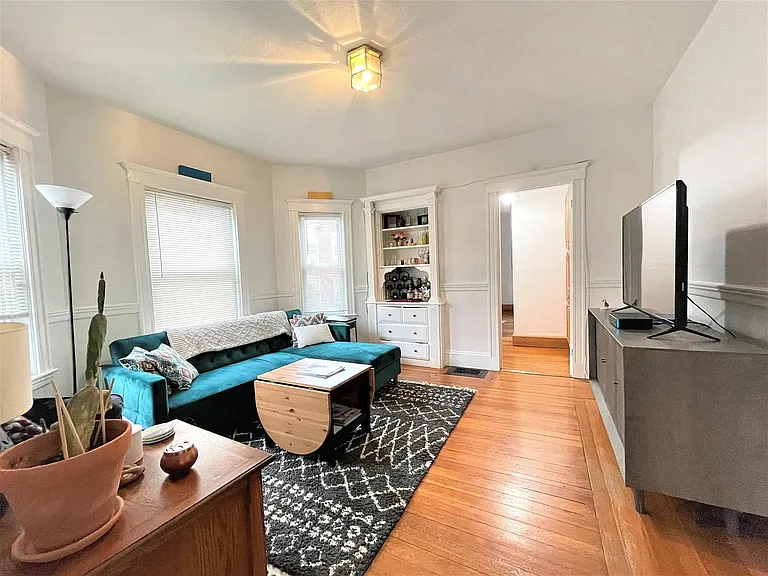 10 Dickson St #1 — Photo 9