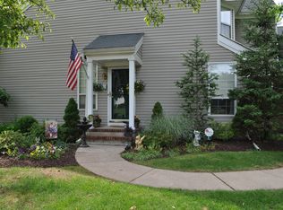 1 Clover Ct, Whitehouse Station, NJ 08889